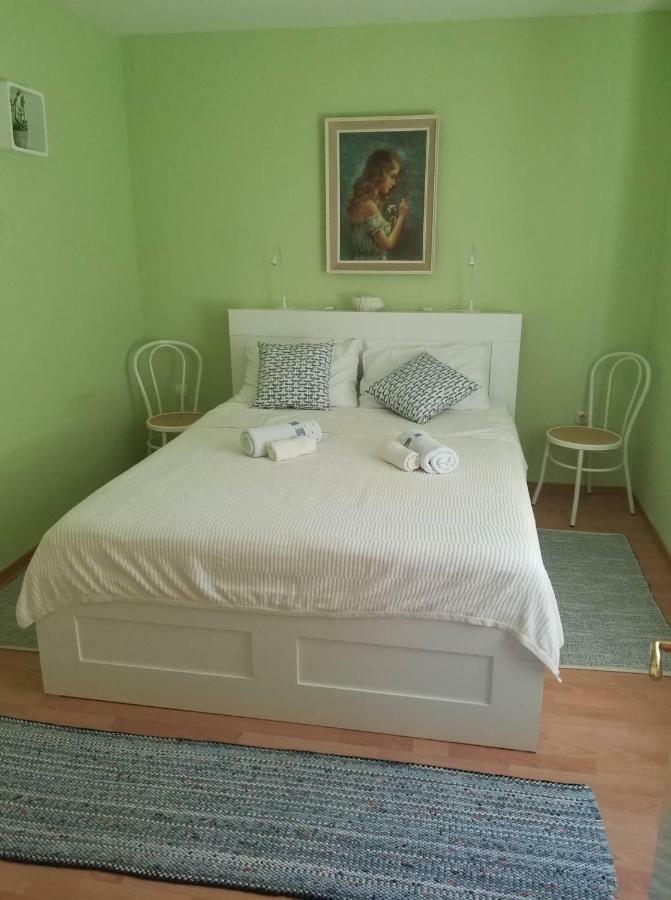 Apartment Diana - Great Location, Cosy 2 Bedroom, 2 Bathroom Apt กูกลีตซา ภายนอก รูปภาพ